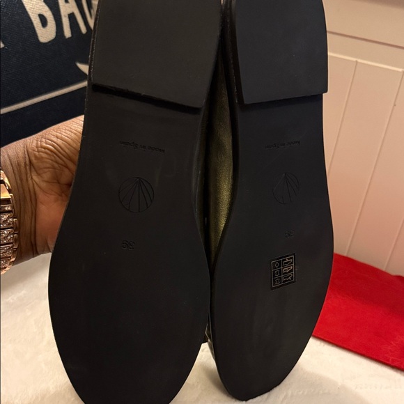 COCLICO Yale Loafer Metallic Gold Flats - Picture 7 of 14